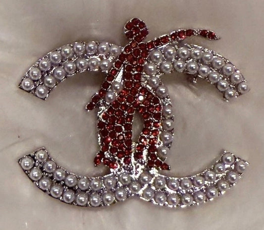 DST 1913 Classic Couture Brooch with Keepsake Pouch
