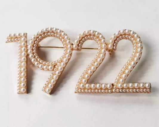 SGR, “1922” Double Row Pearl Brooch with Keepsake Pouch